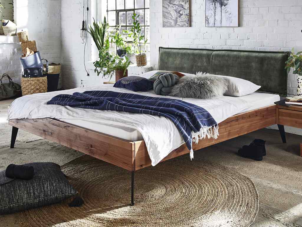 Bett Esche massiv Stahlfüße mit Kopfteil gepolstert Velours Leder oder Holz