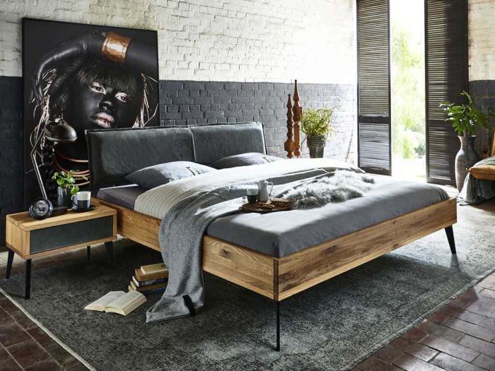 Massivholz Bett 200x200cm Lederkopfteil Eiche geölt Design Stahlfüße schwarz