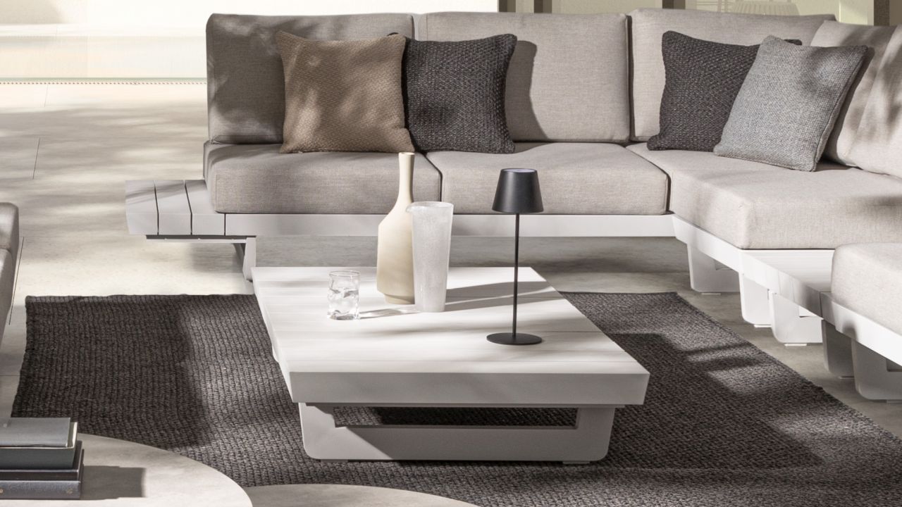 Outdoor Couchtisch wetterfest Aluminium Infinity weiß 126 cm PickUpMöbel