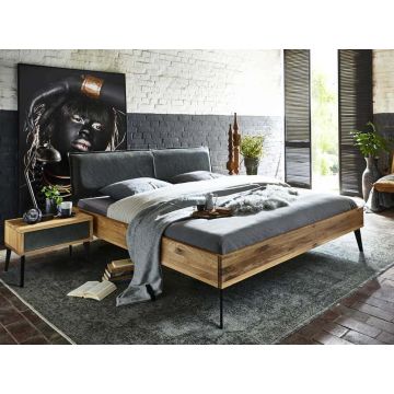 Massivholz Bett 200x200cm Lederkopfteil Eiche geölt Design Stahlfüße schwarz